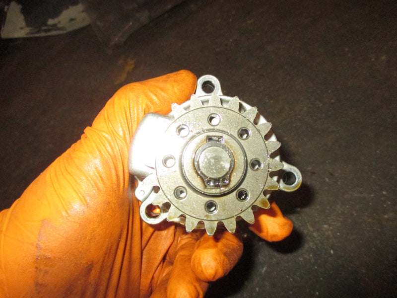Johnson Suzuki 140hp 4 stroke Outboard Oil Pump (16400-90J00)