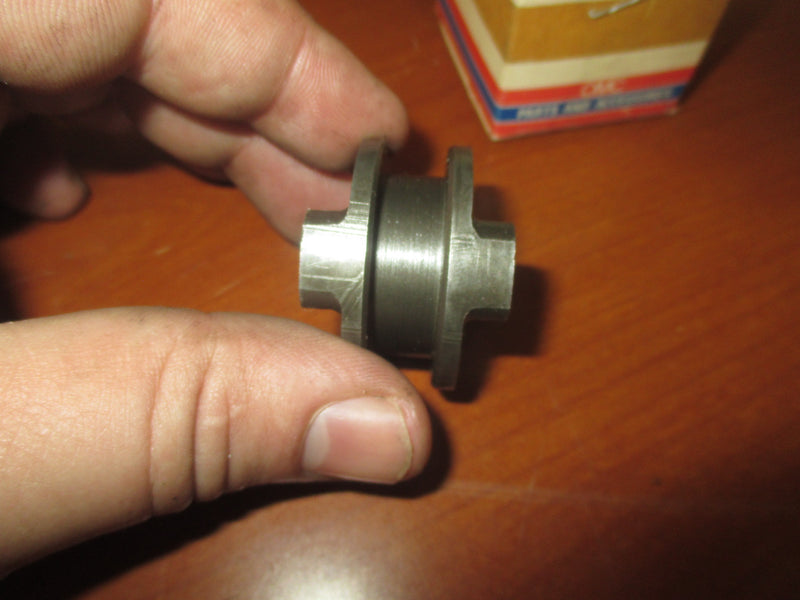 NOS Johnson/Evinrude Outboard Clutch Dog (305105)