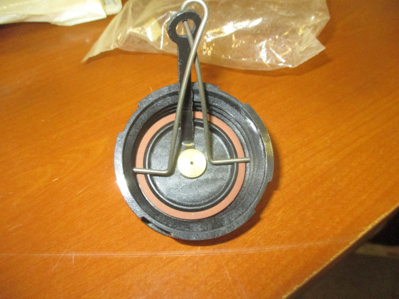 NOS Johnson/Evinrude Outboard Fuel Cap Assembly (175978)