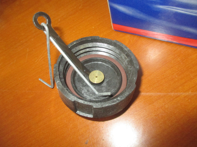 NOS Johnson/Evinrude Outboard Oil Cap with Valve (176217)