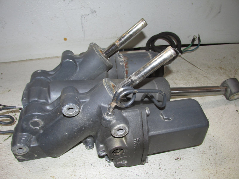 Yamaha 130hp 2 Stroke Outboard Showa Tilt Trim Unit (64E-43800-02-4D)