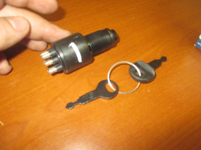 NOS Johnson/Evinrude Outboard Ignition Switch and Key (176273)