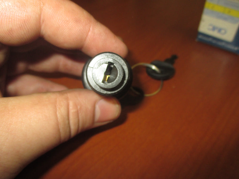 NOS Johnson/Evinrude Outboard Ignition Switch and Key (176273)