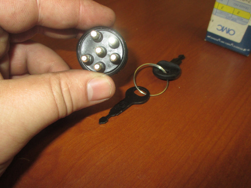 NOS Johnson/Evinrude Outboard Ignition Switch and Key (176273)