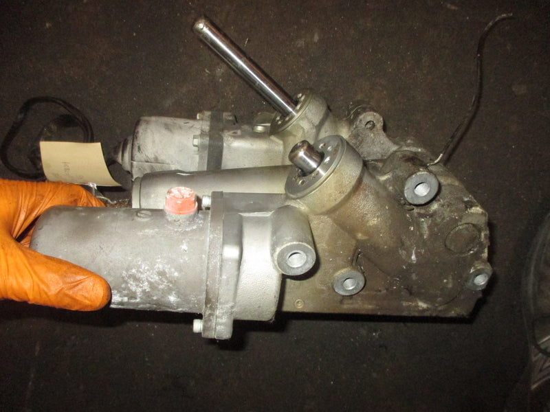 Suzuki DF300 300hp 4 stroke Outboard Tilt Trim Unit