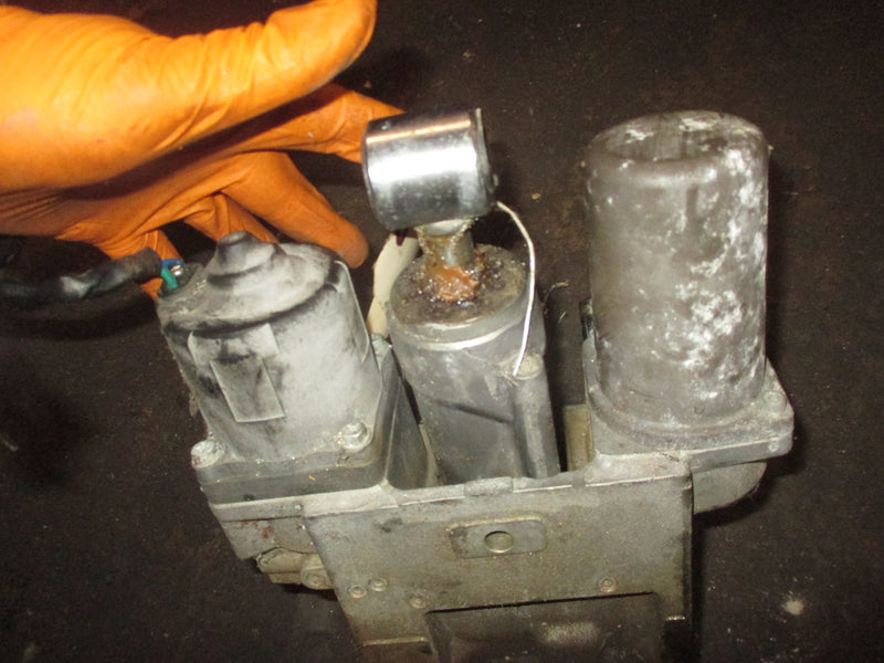 Suzuki DF300 300hp 4 stroke Outboard Tilt Trim Unit