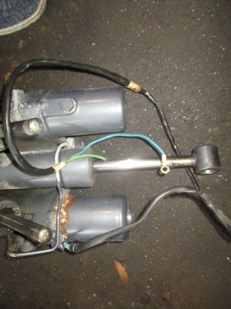 Yamaha 225hp 4 stroke outboard tilt trim unit