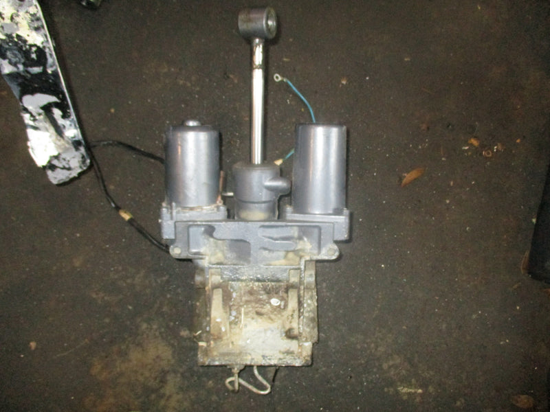 Yamaha 225hp 4 stroke outboard tilt trim unit