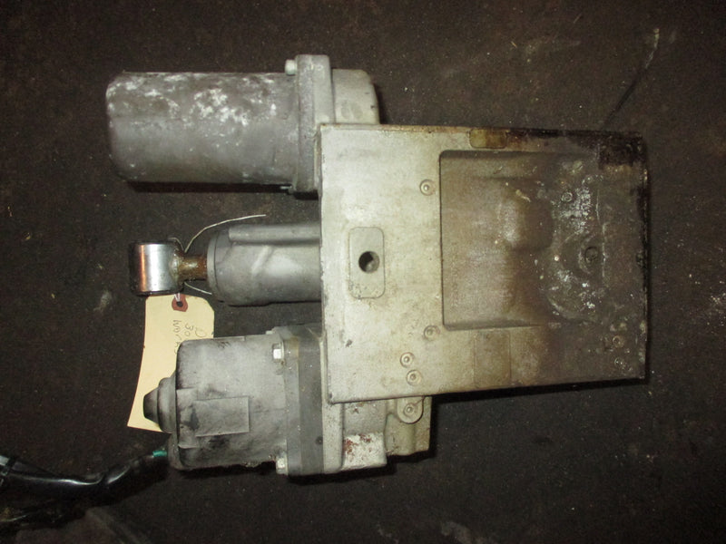 Suzuki DF300 300hp 4 stroke Outboard Tilt Trim Unit