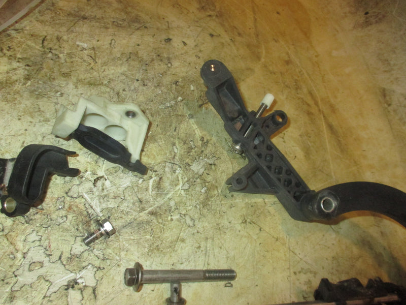 Mercury 60hp 4 stroke Big Foot outboard Throttle Bracket (822682682/825957-1)