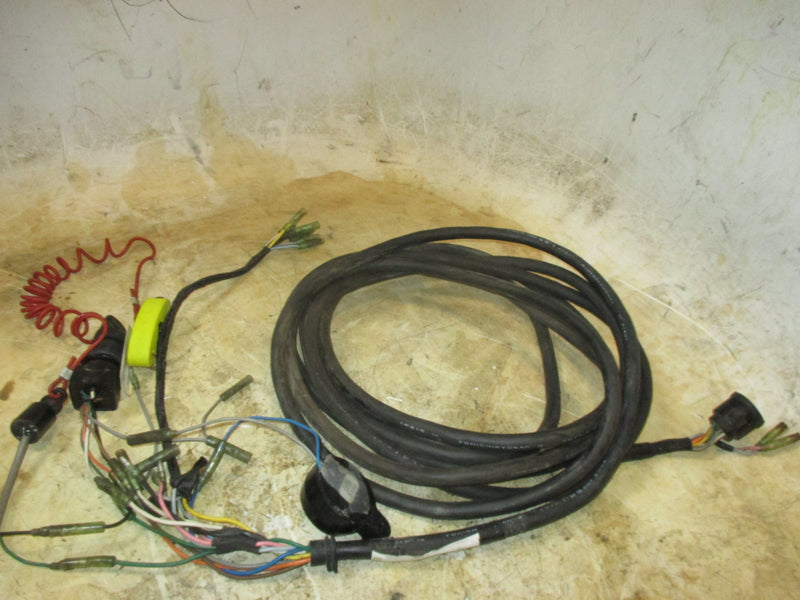 Suzuki DF70 70hp 4 Stroke Outboard 20FT round black plug rigging harness