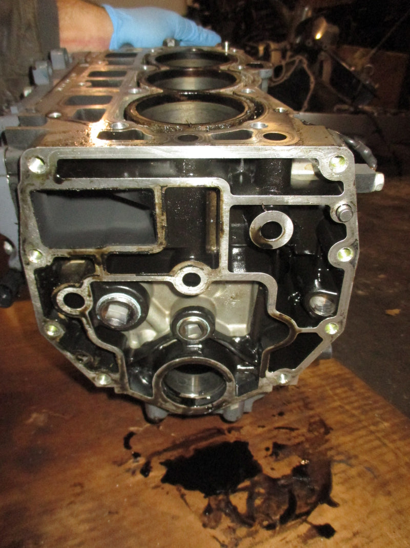 Yamaha 30hp 4 stroke outboard crankcase block