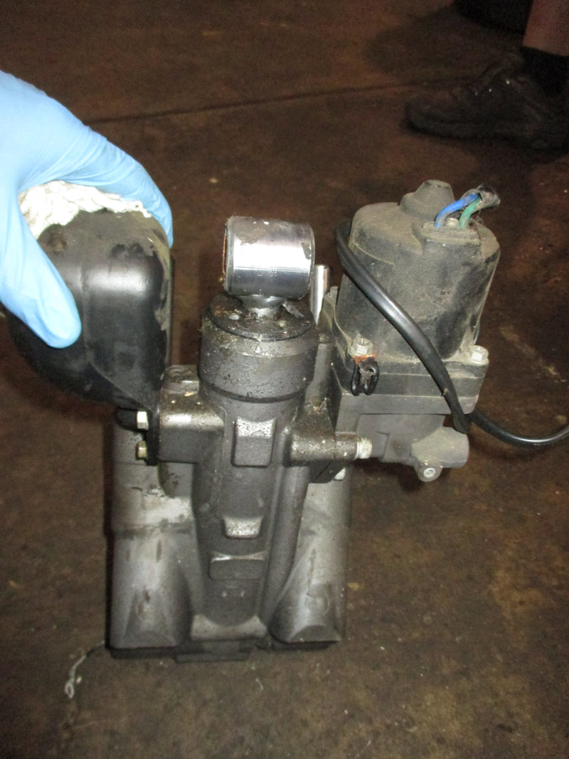 Johnson Suzuki 140hp 4 stroke outboard tilt trim unit