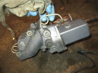 Load image into Gallery viewer, Yamaha 115hp 2 stroke outboard tilt trim unit
