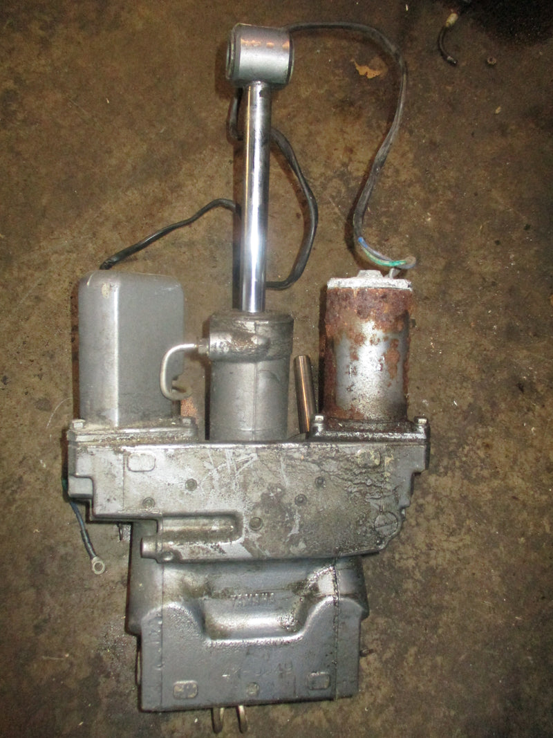 Yamaha 115hp 2 stroke outboard tilt trim unit
