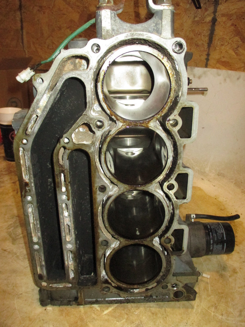 Suzuki DF140 140hp 4 stroke outboard crankcase block