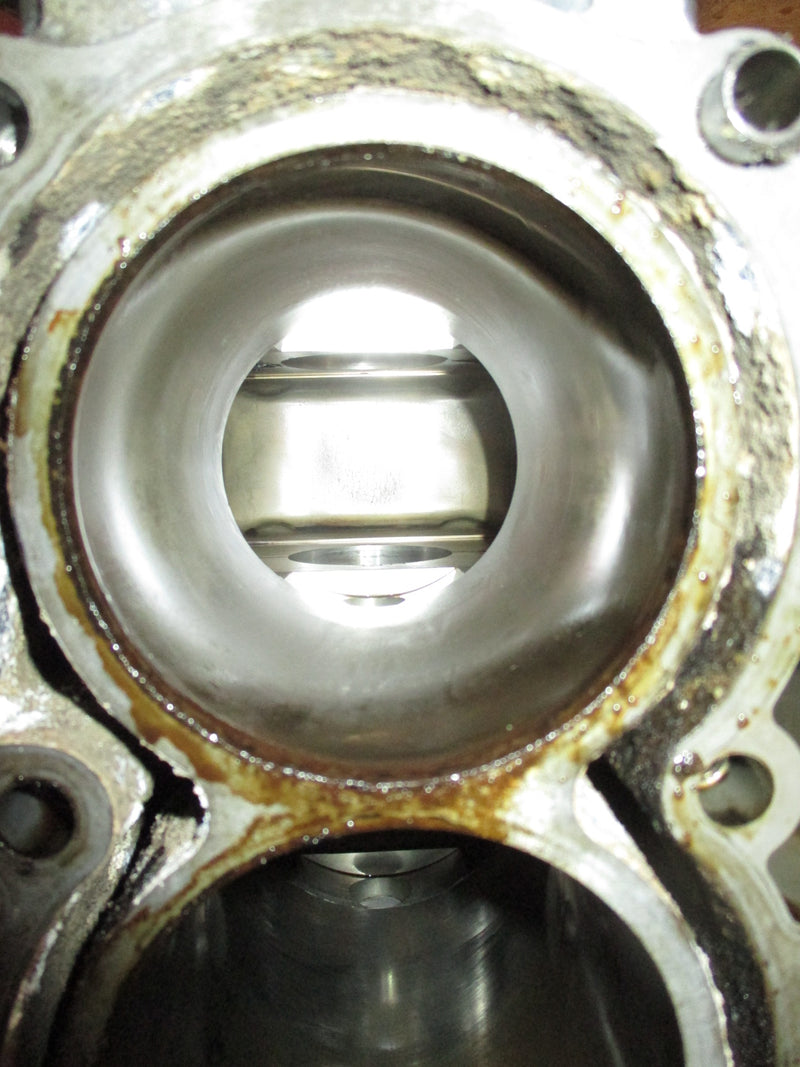 Suzuki DF140 140hp 4 stroke outboard crankcase block