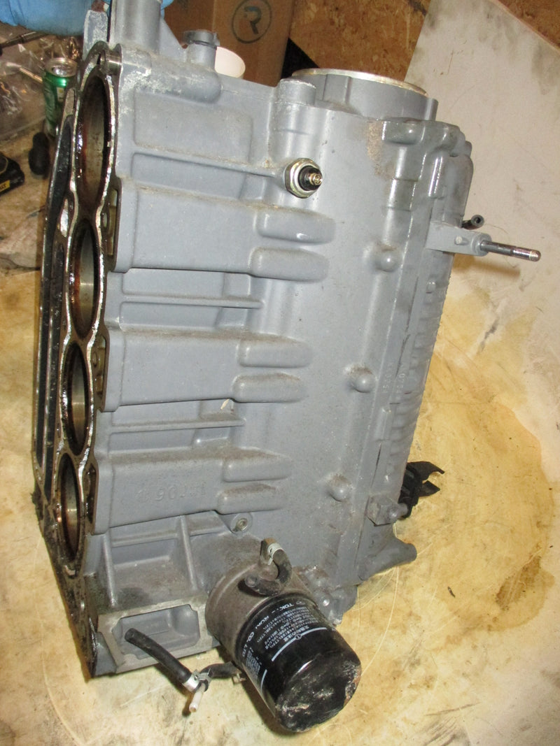 Suzuki DF140 140hp 4 stroke outboard crankcase block