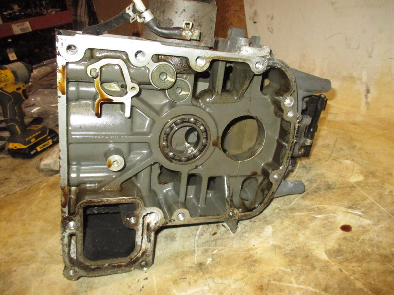 Suzuki DF140 140hp 4 stroke outboard crankcase block