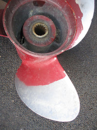 Load image into Gallery viewer, Johnson 140hp 2 stroke outboard stainless propeller 15 x17 (391290)
