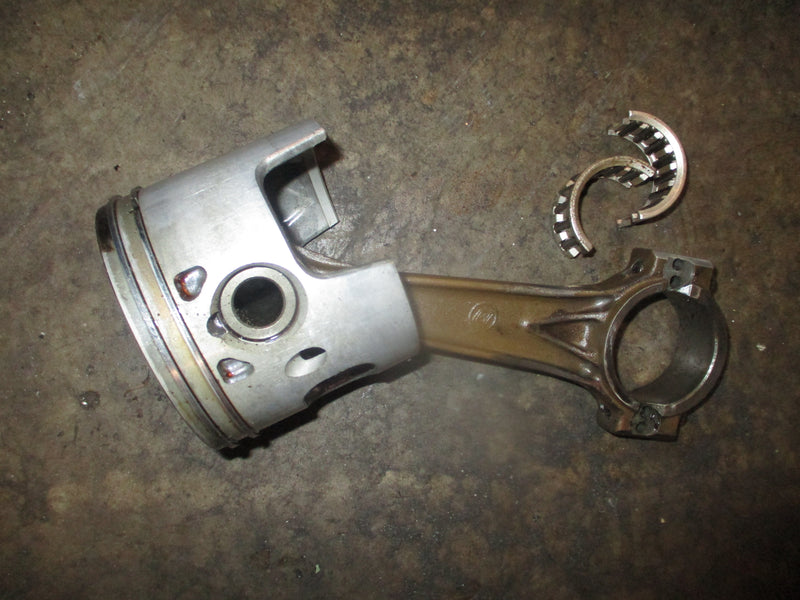 Johnson 140hp 2 stroke outboard starboard piston and rod .020 oversized (391653)
