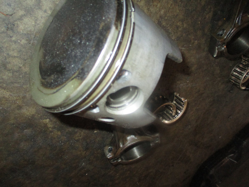 Johnson 140hp 2 stroke outboard starboard piston and rod .020 oversized (391653)