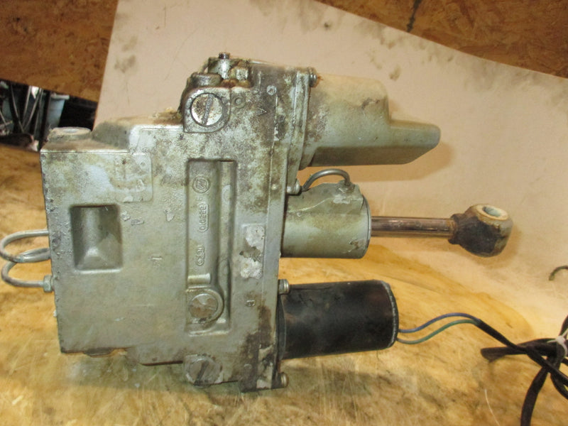 Evinrude 140hp 2 stroke outboard power tilt trim unit (PARTS)