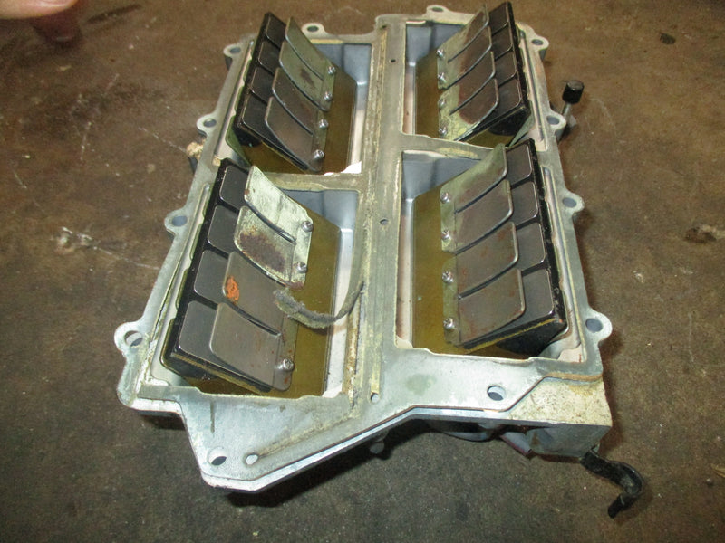 Yamaha 115hp 2 stroke outboard Intake Manifold w/ Reeds 6E5-13641-03