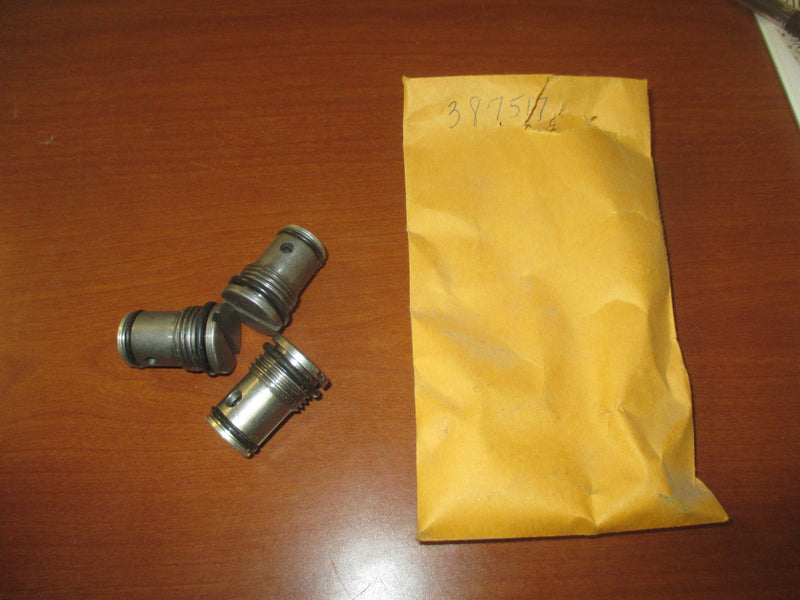 NOS Johnson/Evinrude Outboard Manual release Valve/Screw (387517)