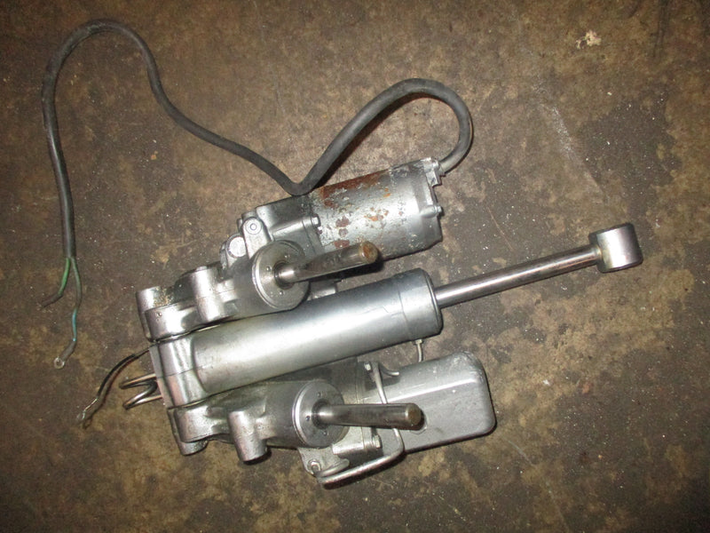 Yamaha 200hp 2 stroke outboard tilt trim unit