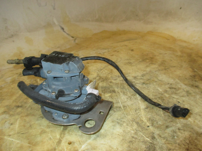 Evinrude 140hp 2 stroke outboard 3 wire VRO fuel pump (PARTS)