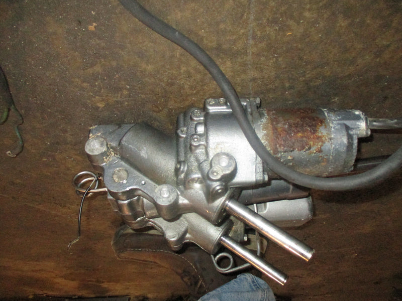 Yamaha 200hp 2 stroke outboard tilt trim unit