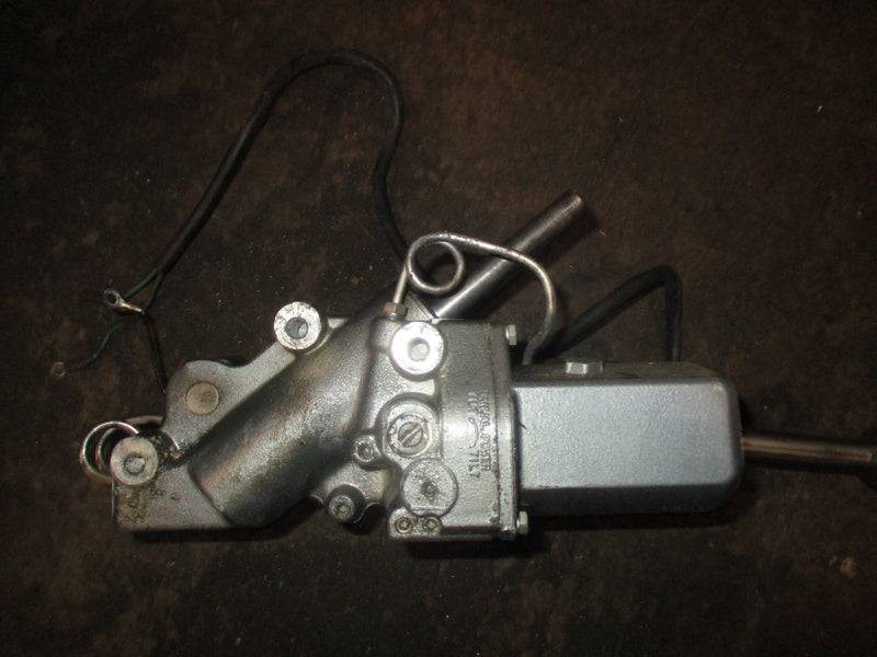Yamaha 200hp 2 stroke outboard tilt trim unit