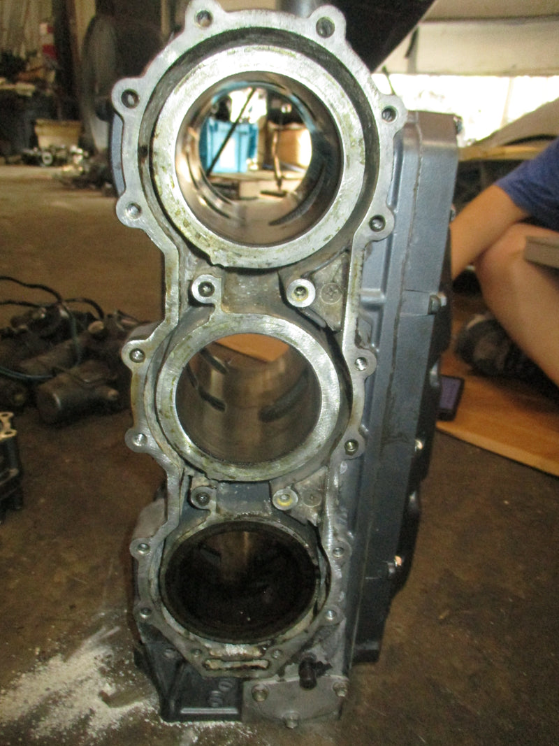 Suzuki DT200 200hp outboard Starboard Cylinder Block (Scored Cylinder)