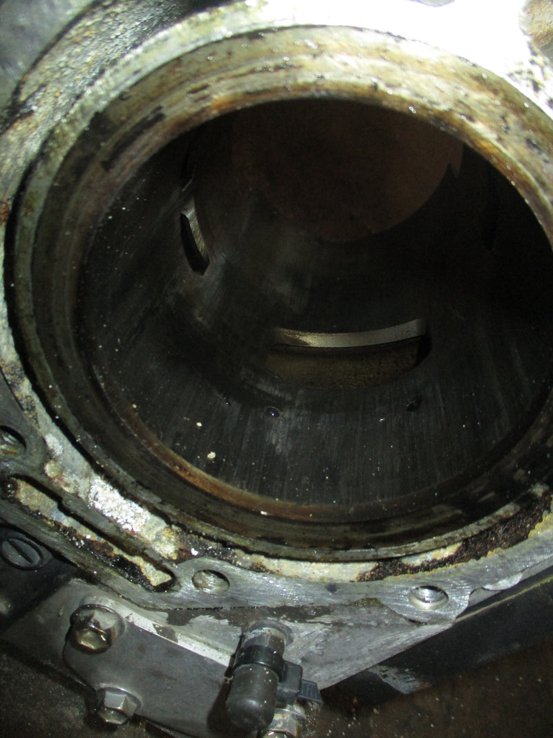 Suzuki DT200 200hp outboard Starboard Cylinder Block (Scored Cylinder)
