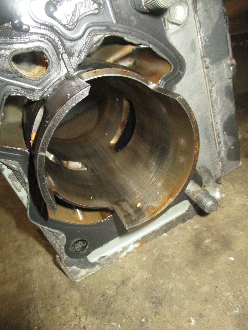 Suzuki DT200 200hp outboard Port Cylinder Block
