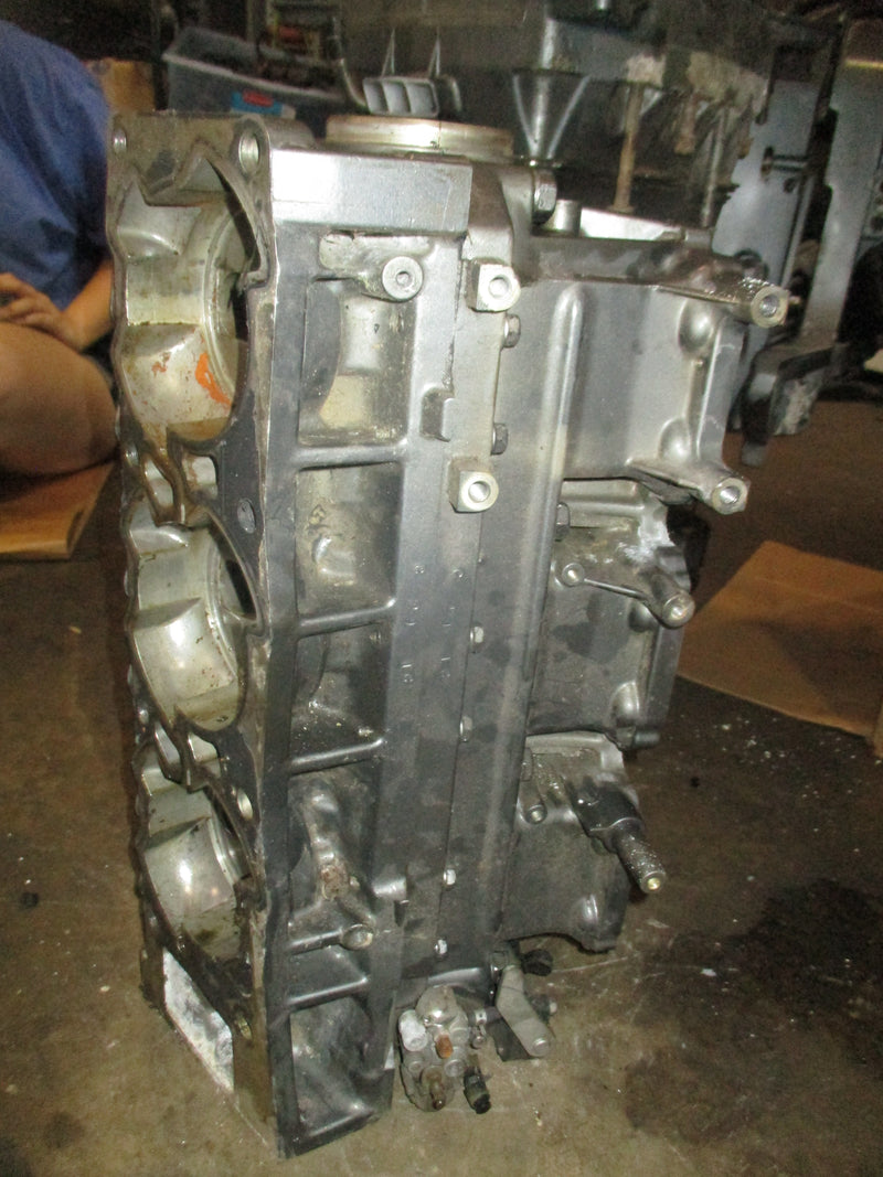 Suzuki DT200 200hp outboard Crankcase 11300-87D85