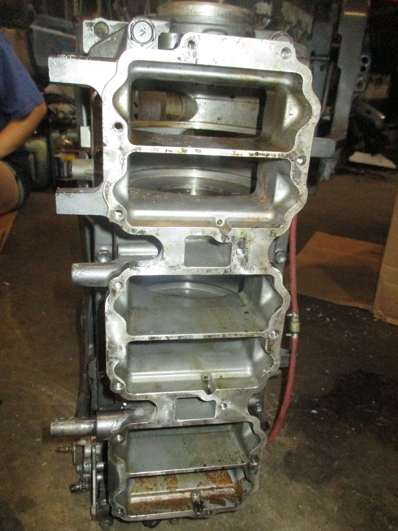 Suzuki DT200 200hp outboard Crankcase 11300-87D85