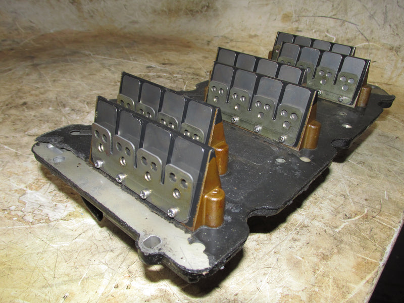 Mercury 150hp XR6 2 stroke outboard Intake manifold and reeds (43517A9)