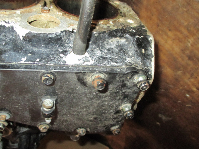 Tohatsu 25hp 2 stroke outboard crankcase block