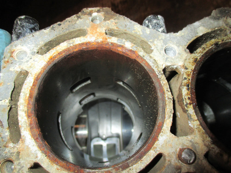 Tohatsu 25hp 2 stroke outboard crankcase block