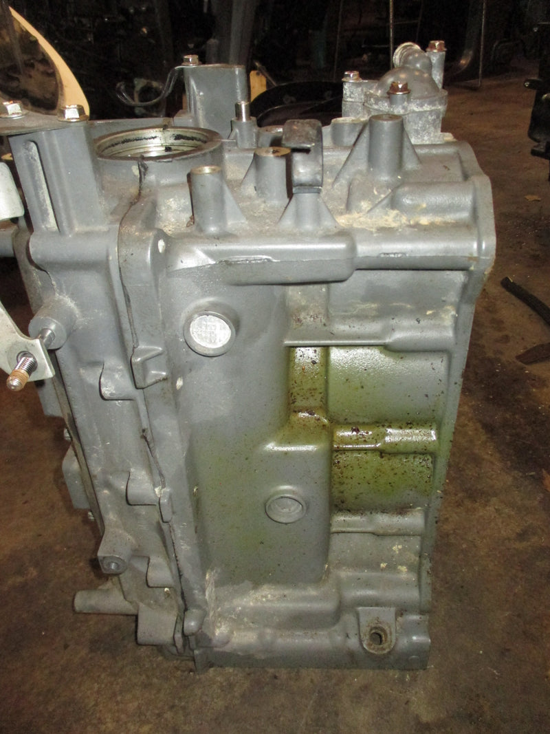 Suzuki DF70 70hp 4 stroke outboard crankcase block ((1400-99800)