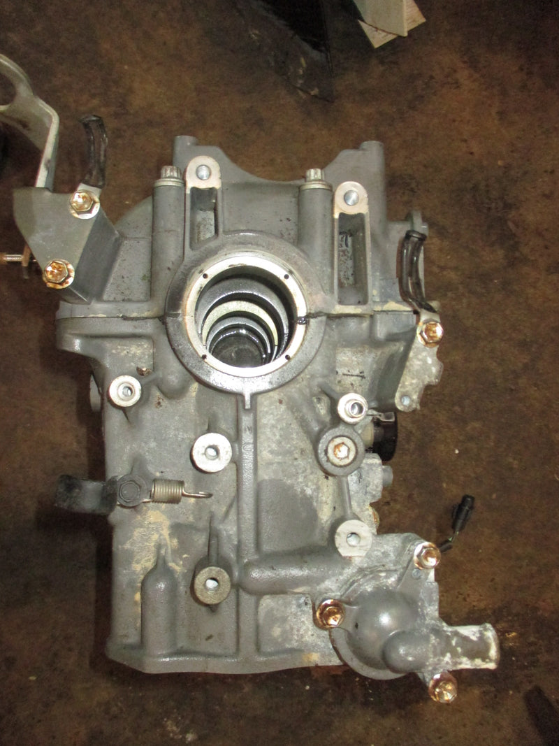 Suzuki DF70 70hp 4 stroke outboard crankcase block ((1400-99800)