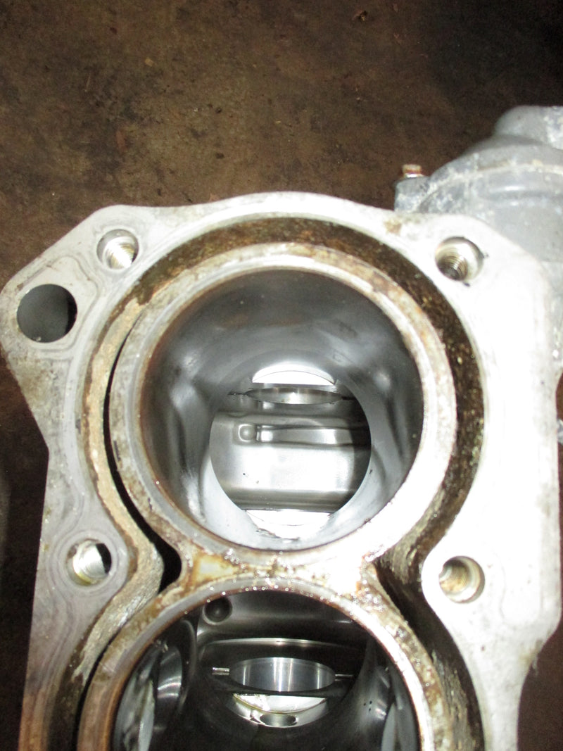 Suzuki DF70 70hp 4 stroke outboard crankcase block ((1400-99800)