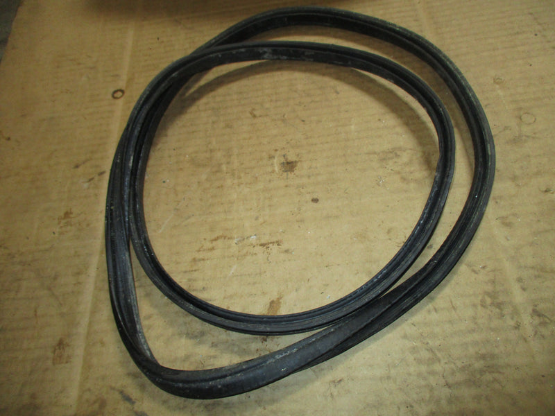 Suzuki DF90 outboard cowling grommet (61124-90J00)