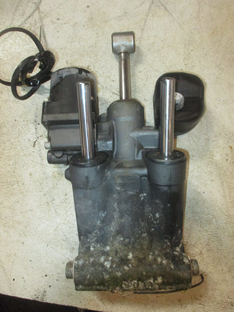 Suzuki DF150 150hp Outboard Showa Tilt Trim Unit (48503-96J01)