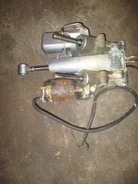 Load image into Gallery viewer, Yamaha 200hp 2 stroke outboard tilt trim unit
