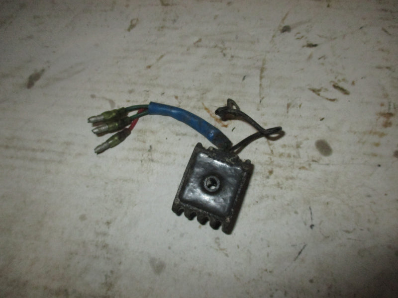 Yamaha 25hp 2 stroke outboard rectifier regulator (664-81970-61)