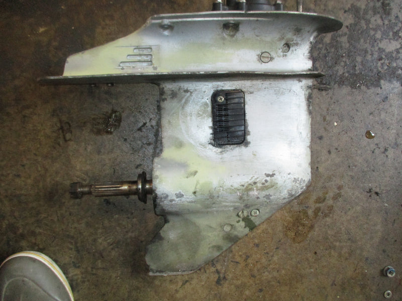 Evinrude 25hp outboard 20" shaft lower unit