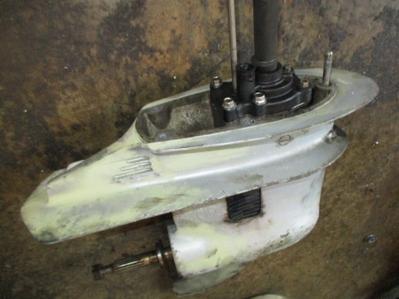Evinrude 25hp outboard 20" shaft lower unit